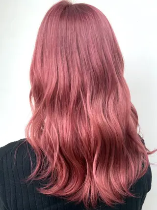 ロング ハイトーンカラー 🦋yuri🦋のヘアスタイル