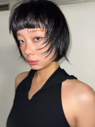 ショート カラー 峠原 菜緒のヘアスタイル