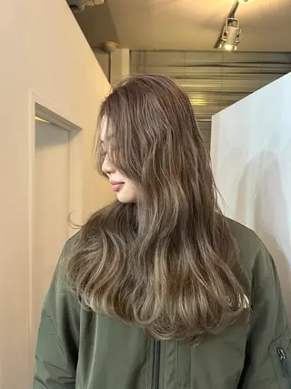 カラー VISION   aoyama所属・かがやしづ ⭐️ブリーチカラーのヘアスタイル