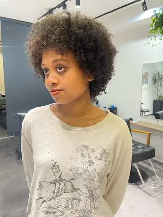 ミディアム カラー パーマ アトム/ウルフ パーマ/レイヤーのヘアスタイル