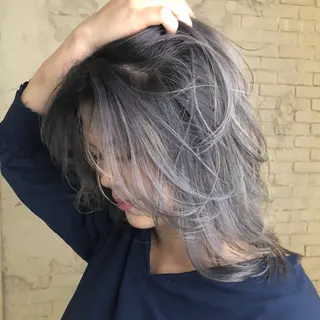 セミロング カラー ORIKA 美容室のヘアスタイル
