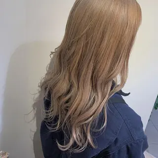 ロング カラー Ripps長居所属・メテオ ／ヘアカラー 西川菜実のヘアスタイル
