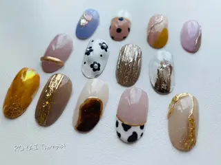 ネイル 【尾下】 ロイヤル•セラピストのネイルデザイン