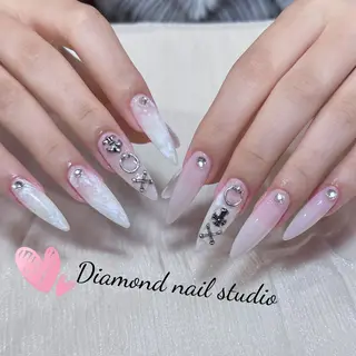 ネイル Diamond 🧚🏻‍♀️のネイルデザイン