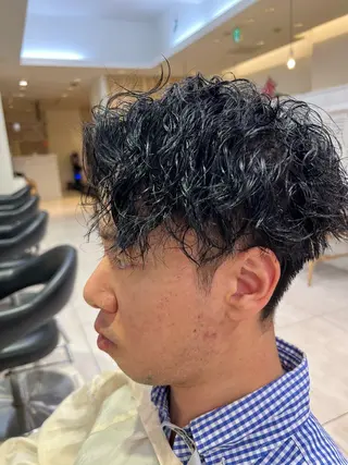 ショート メンズパーマ 岩成健志郎のヘアスタイル