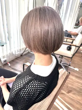 ショート カラー ヘアアレンジ MiU所属・韓国×髪質改善×美髪 縮毛矯正×レイヤーのヘアスタイル