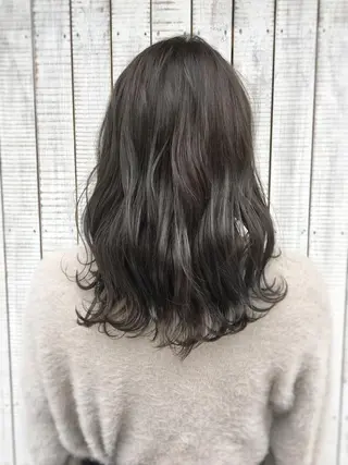 ミディアム カラー ケアブリーチ 坪井佑樹のヘアスタイル