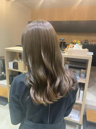 セミロング カラー fumi🪞血色感 アップ艶カラーのヘアスタイル