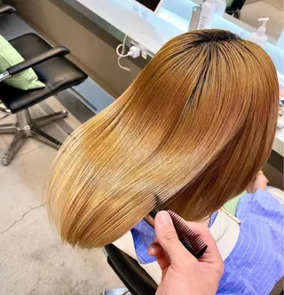 セミロング パーマ 透明感・ハイトーン・ 艶カラー/若林のヘアスタイル