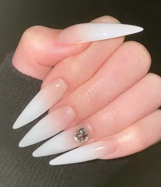 ネイル アイズ渋谷店所属・アイズ~is~渋谷店 hiyo🐈⬛のネイルデザイン