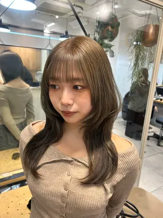 セミロング Lomalia Yuukaのヘアスタイル