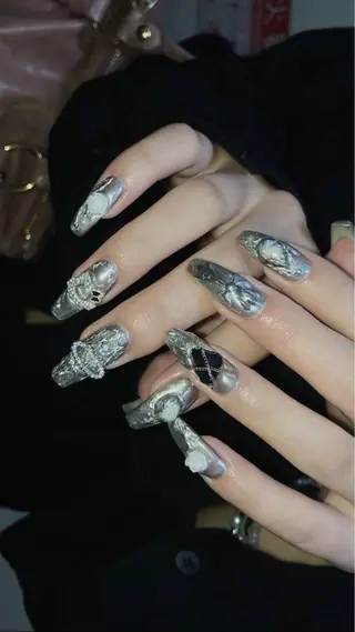 ネイル kana/モード ・グランジ⛓🎼のネイルデザイン