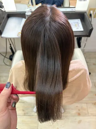 セミロング 岡田 莉音のヘアスタイル