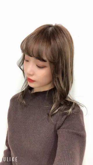 セミロング カラー GLROW haruhiのヘアスタイル