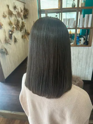 ミディアム カラー 早坂 さくらのヘアスタイル