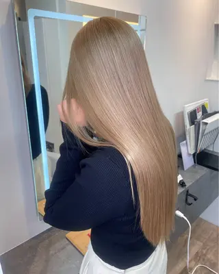 ロング カラー MARQUEE所属・Ayame / ハイトーンカラーのヘアスタイル