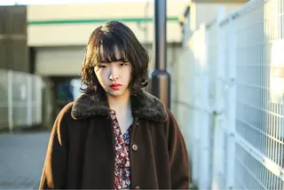 ミディアム オーストヘアージジ所属・TAI透明カラー 柔らかい縮毛矯正のヘアスタイル