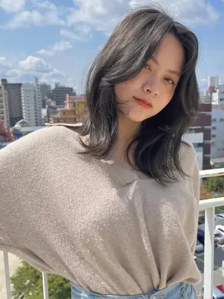 ミディアム カラー ヘアアレンジ umu.［韓国ヘア /レイヤーカット］のヘアスタイル