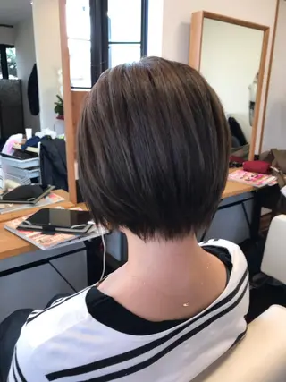ショート カラー 小林 由里香のヘアスタイル