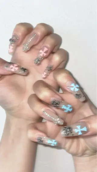 ネイル nail.salon .Reversalのネイルデザイン