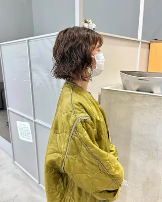 ショート パーマ 津葉井 麗奈のヘアスタイル