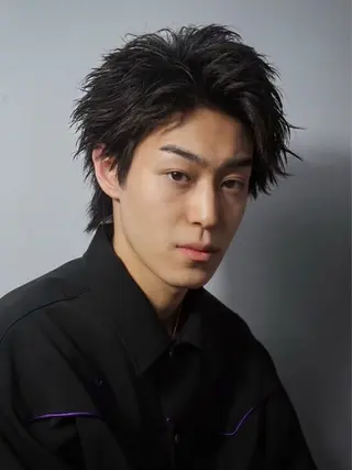ミディアム 高崎 健司のヘアスタイル