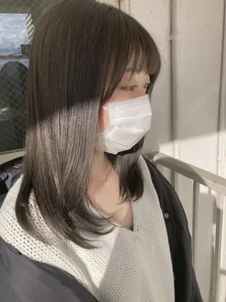 ミディアム roka ノゾミのヘアスタイル