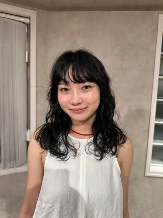 セミロング カラー パーマ yume☆ハイトーン 🪐デザイン🦠のヘアスタイル