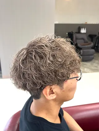 ショート カラー パーマ KEN 🌟のヘアスタイル