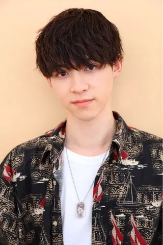 メンズ 毛流れフェザー スタイル🔹竹内凌のヘアスタイル