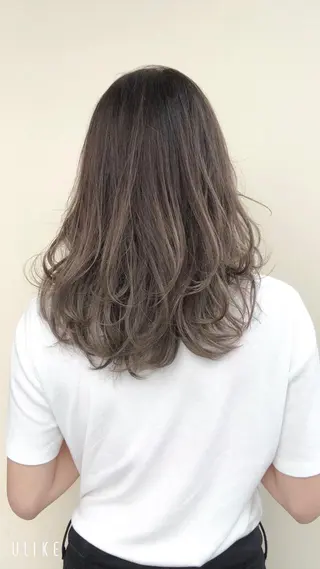 ミディアム 【愛され小顔カット】 YOSHIKIのヘアスタイル