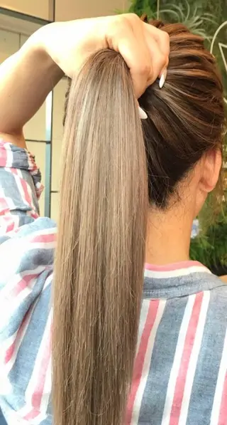 ロング カラー Hanna by W_SALONのヘアスタイル