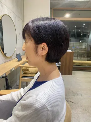 ショート fumi🪞血色感 アップ艶カラーのヘアスタイル