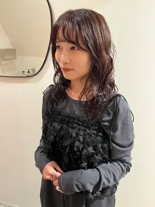 セミロング パーマ pu+on. nailworks所属・fuyumi / ニュアンスネイルのネイルデザイン