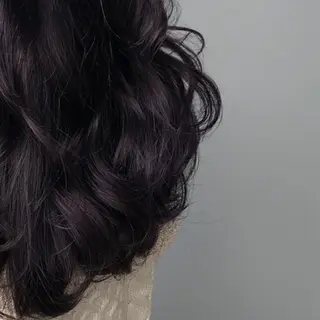 セミロング カラー パーマ ヘアアレンジ ネイル マツエク・マツパ linette所属・🐩推し活🐩 FUTABA🍒のヘアスタイル