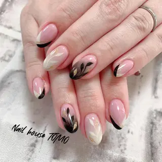 ネイル 💅ネイルハウス🏡 🎀TOMO🎀のネイルデザイン