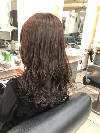 セミロング パーマ コテ巻き風パーマ💛 池袋のヘアスタイル