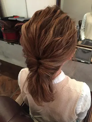 セミロング ヘアアレンジ いしだ みさきのヘアスタイル