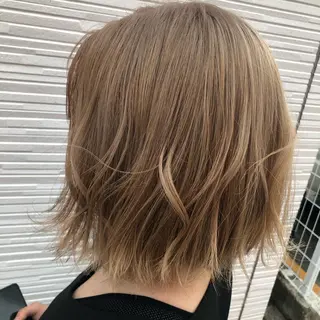 ミディアム カラー hisano / ハイトーン・透明感のヘアスタイル