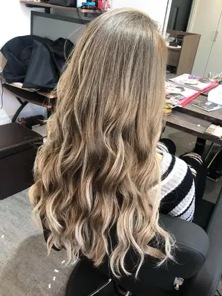 セミロング 100%高級人毛使用 LANIUMEDAのヘアスタイル