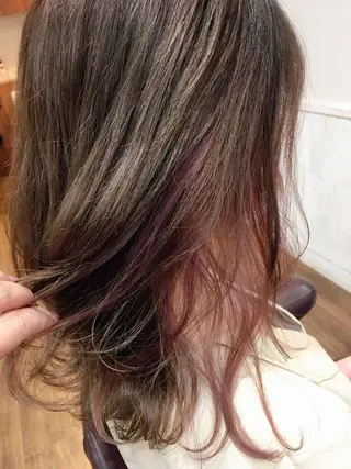 カラー 塩崎 明菜のヘアスタイル