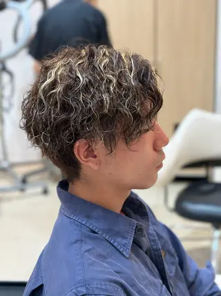 ショート カラー パーマ メンズ メンズ特化型美容師 栗山勇人のヘアスタイル