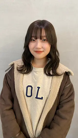 セミロング カラー Rinon所属・沖 真琴のヘアスタイル