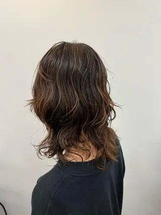 ミディアム パーマ ナガミ ショウのヘアスタイル