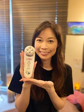 Acupuncture  salon LINOA リノア鍼灸院所属・ヘッドスパ鍼/小顔鍼 耳ツボ 　LINOAのエステ・リラクイメージ