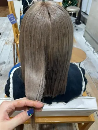 ミディアム カラー ワタナベ アオイのヘアスタイル
