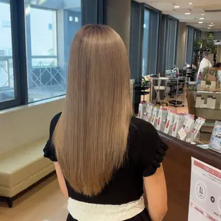 ロング カラー aura所属・CONAN｜レイヤー ボブ／ハイトーンのヘアスタイル