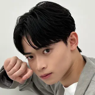 ミディアム メンズ 【池袋店 店長】伊藤 昂樹/曲がる縮毛矯正のヘアスタイル