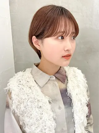ショート カラー 小泉 葵のヘアスタイル