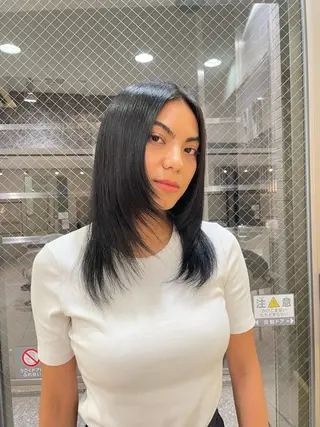 ロング ZENKO国分寺所属・まるやま ひなこ/艶髪カラーのヘアスタイル